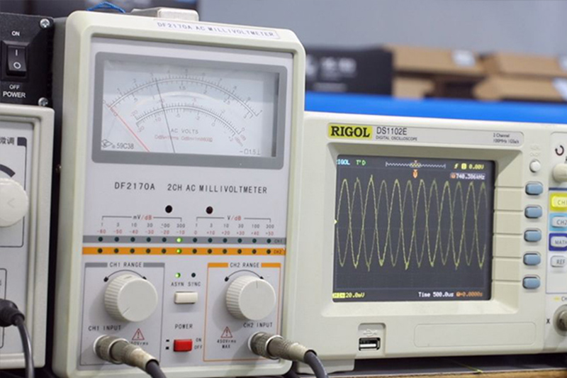 Analyzing Device