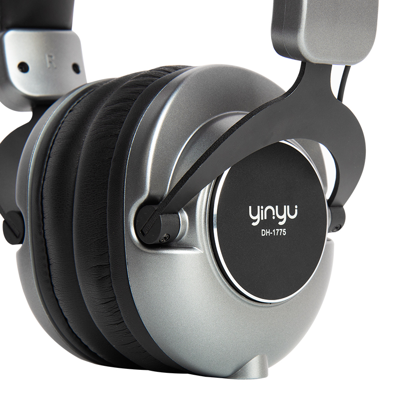 DJ monitoring headphones