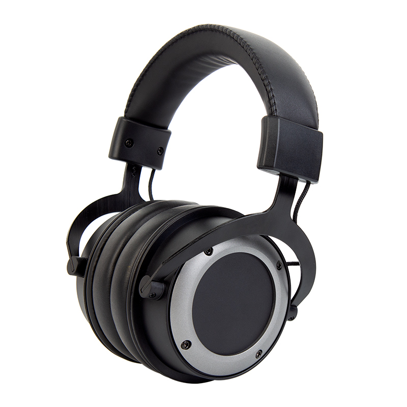 wired headphones