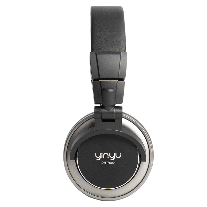 Closed back Monitoring Headphone