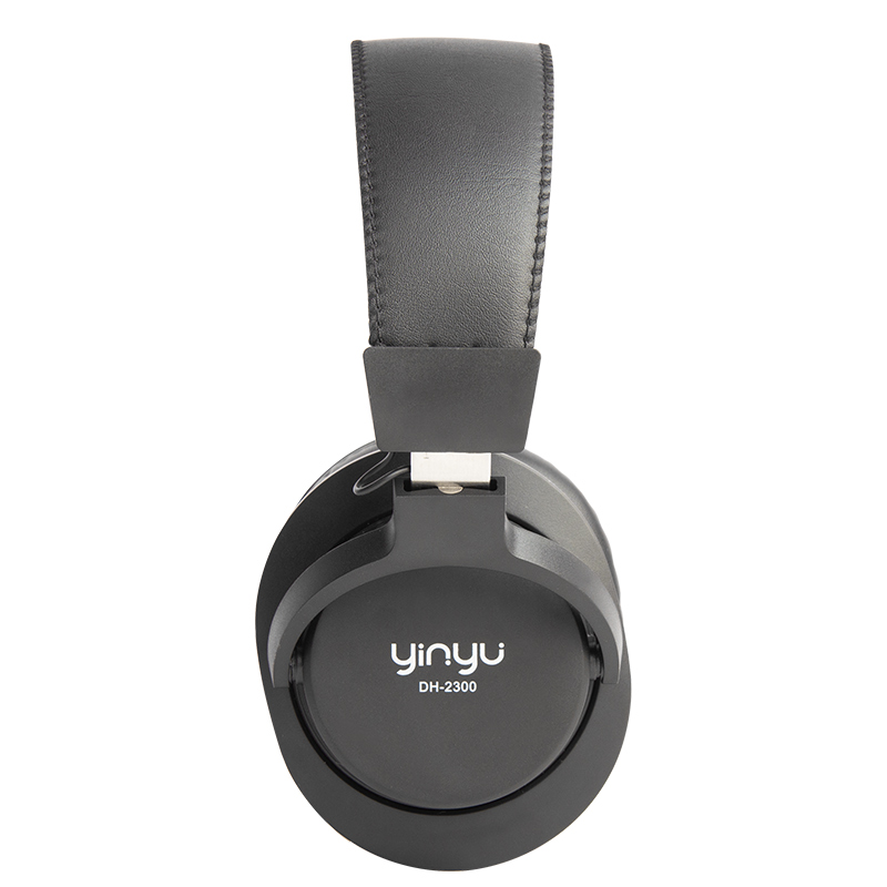 Closed back Monitoring Headphone