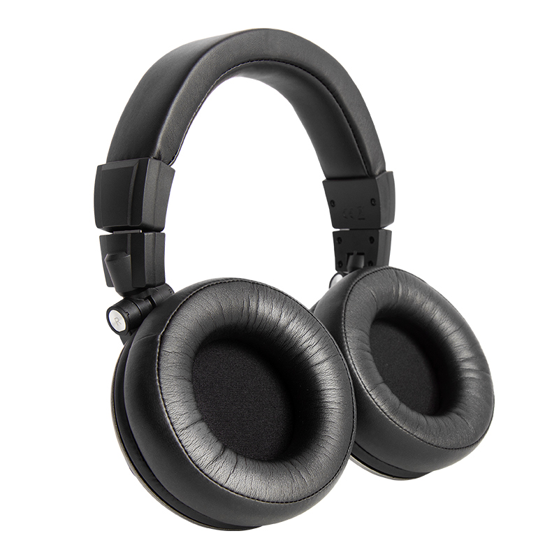 Closed back Monitoring Headphone
